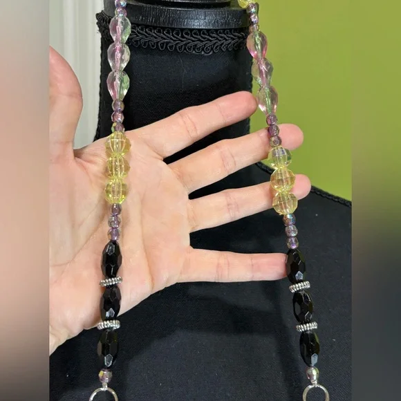 Mary Frances Black Satin Beaded Appliquéd Kisslock Shoulder Bag - Picture 9 of 12